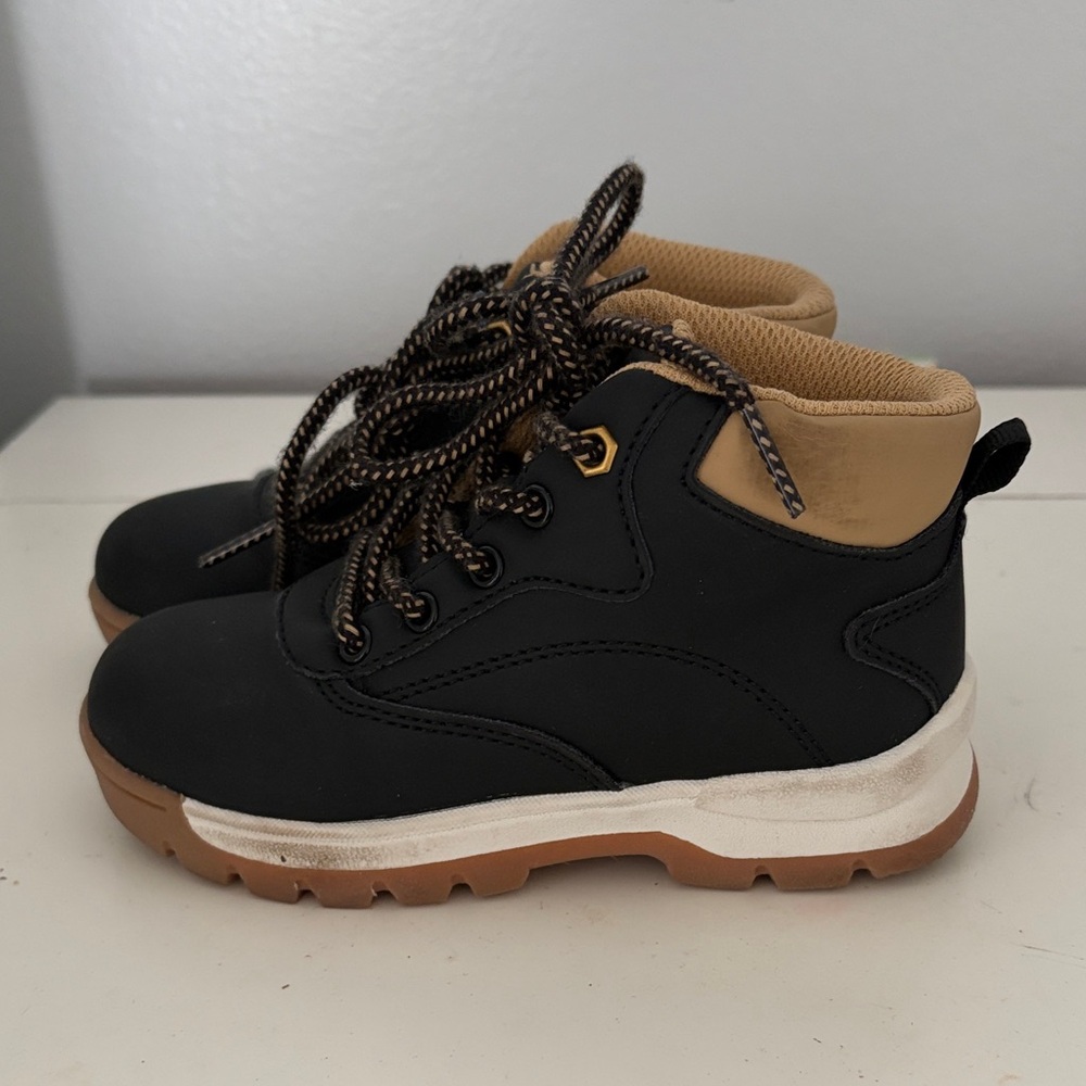 Gap kids black boots size 9